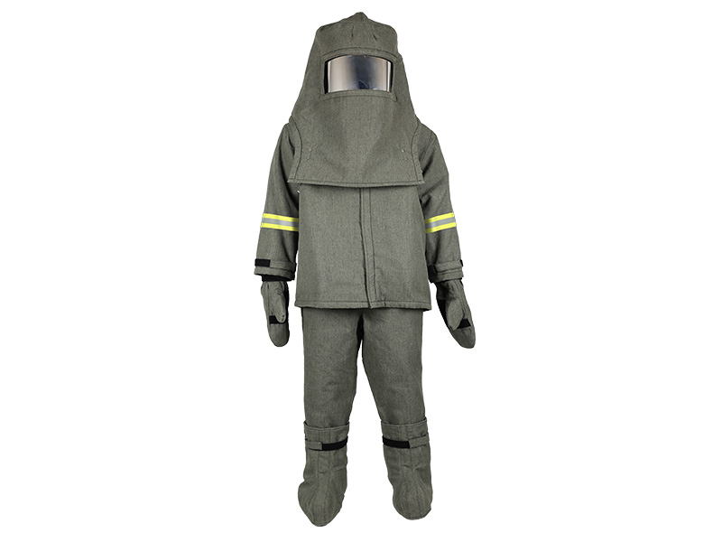 隔熱服 vs 避火服：材質(zhì)、面料與用途的深度對(duì)比